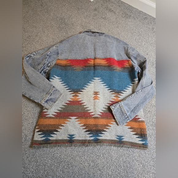 Entro Southwest Western Aztek Denim Shacket Ladies Size Small - Picture 3 of 11